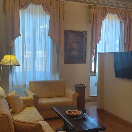 Tornabuoni La Petite Aparthotel Florencie