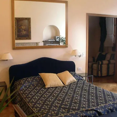 Tornabuoni La Petite 4* Florencie