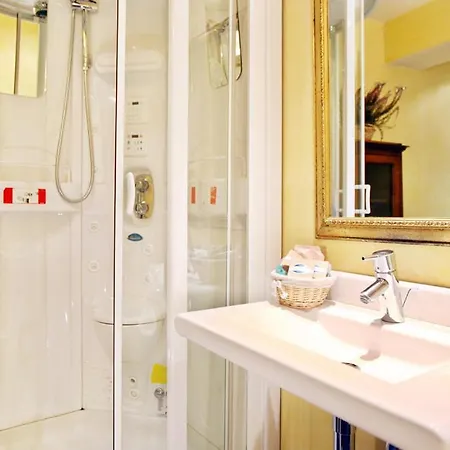 Tornabuoni La Petite 4* Florencie