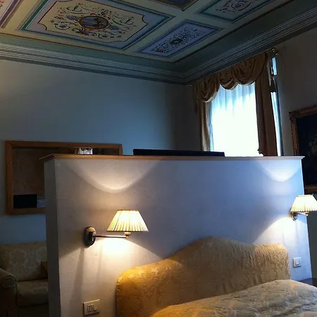 Lejlighedshotel Tornabuoni La Petite 4*