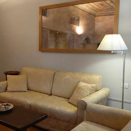 Apartmanhotel Tornabuoni La Petite 4*