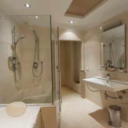 Tornabuoni La Petite Apartmanhotel 4*
