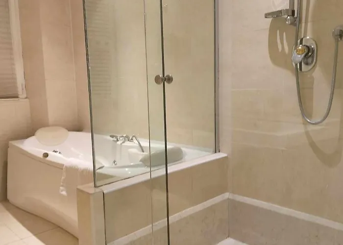 Tornabuoni La Petite 4* Florenz