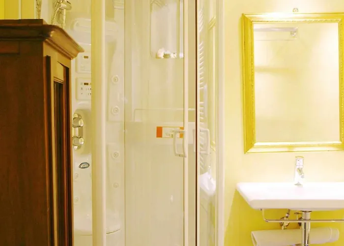 Tornabuoni La Petite 4* Florenz