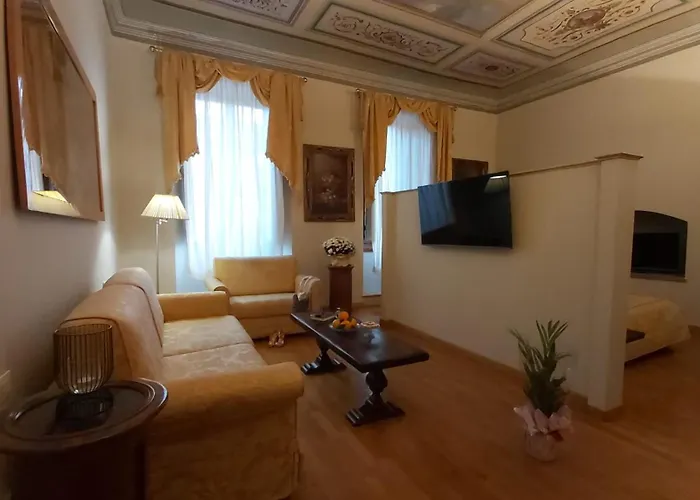 Tornabuoni La Petite Aparthotel Florenz