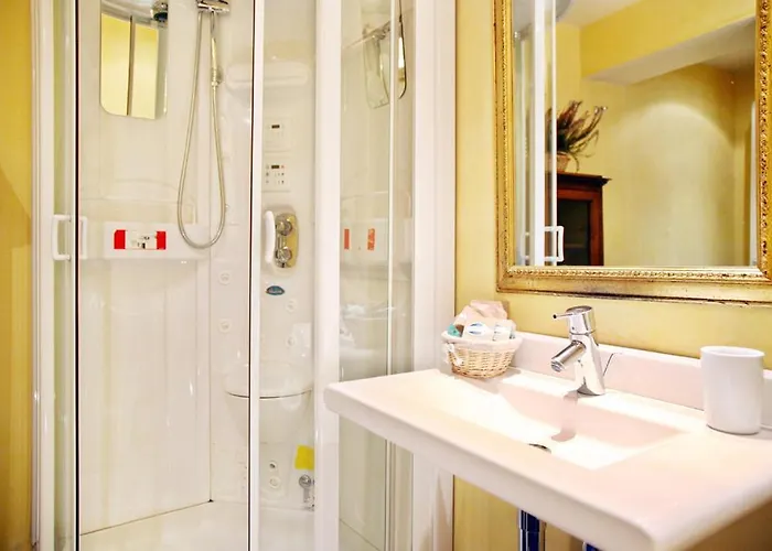 Tornabuoni La Petite 4* Florenz