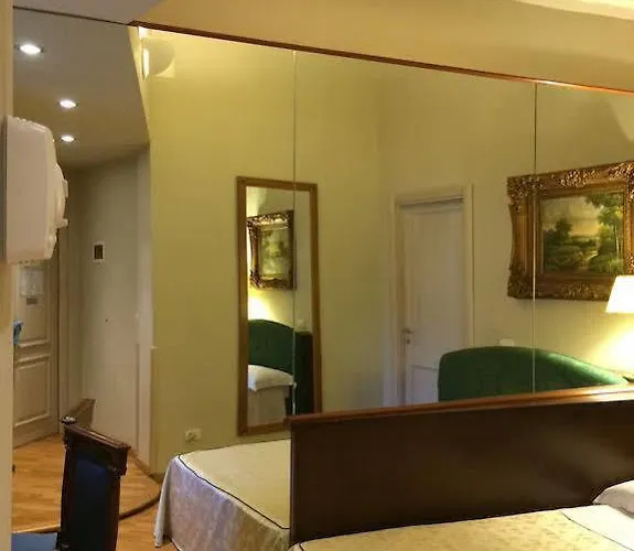 Tornabuoni La Petite 4* Florenz