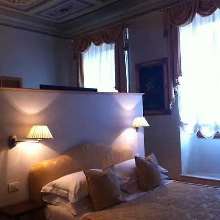 Tornabuoni La Petite Aparthotel Florence