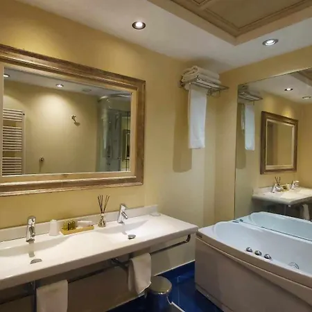 Lejlighedshotel Tornabuoni La Petite 4*